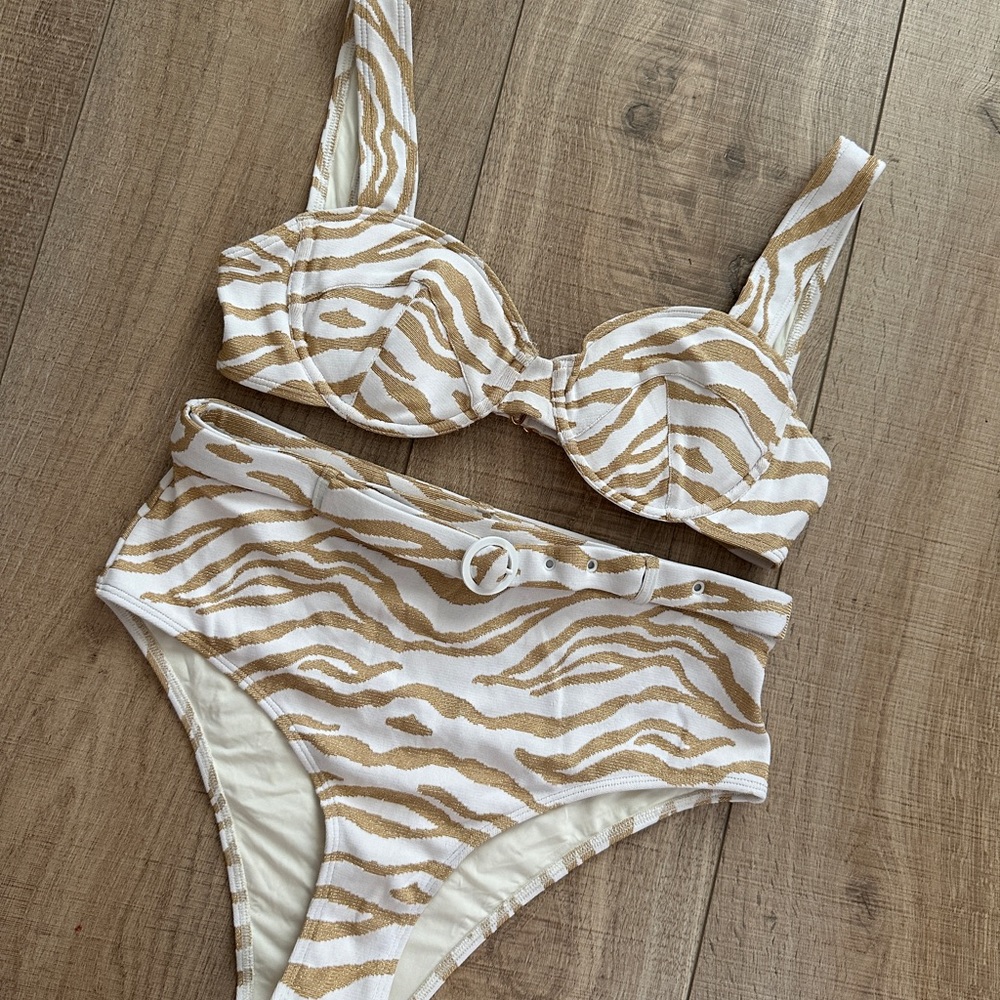 Solid & Striped Bikini. Medium Top & Large Bottom - image 4